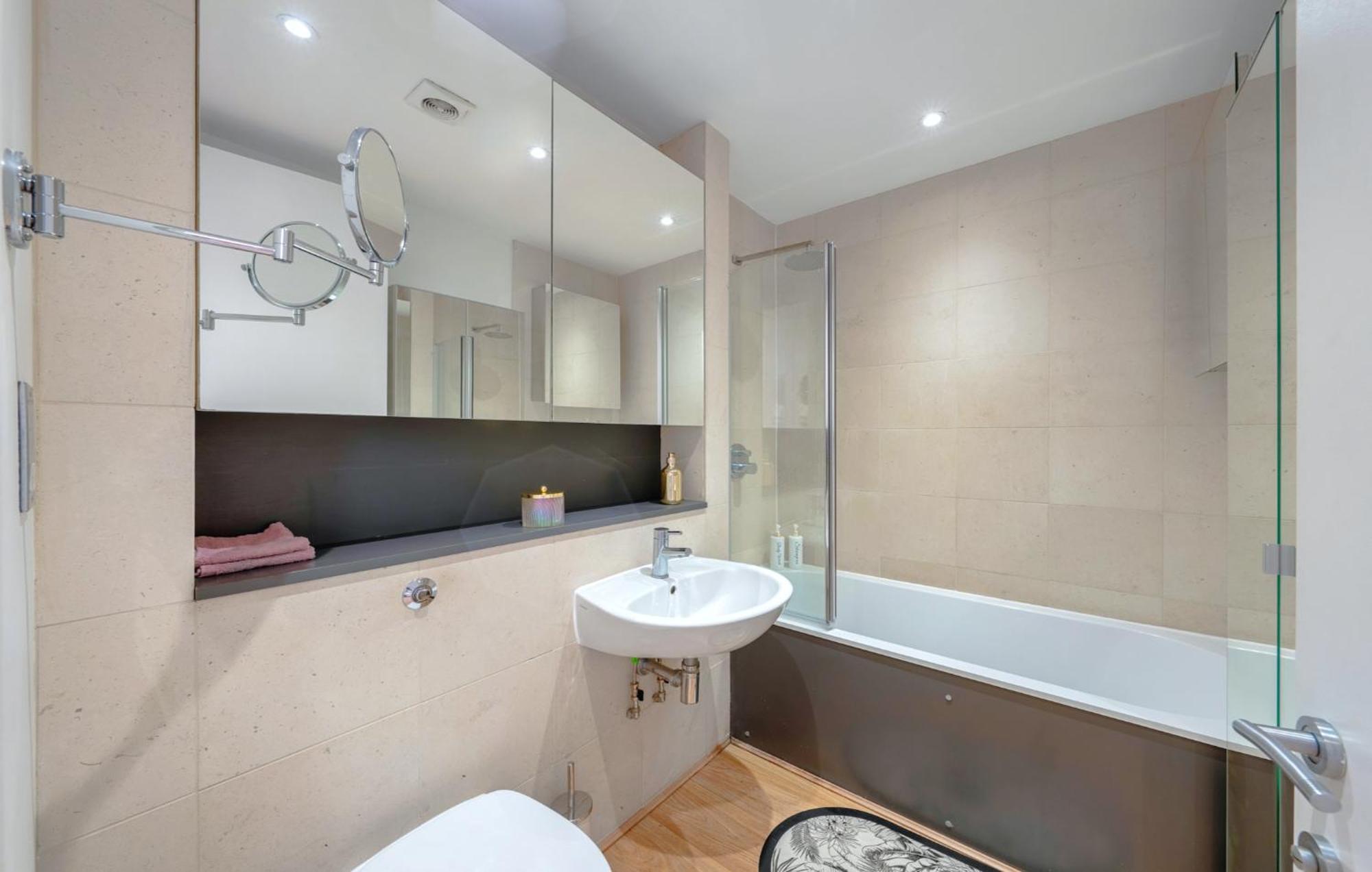 ロンドンDesigner Victorian Flat With Huge Terraceアパートメント エクステリア 写真