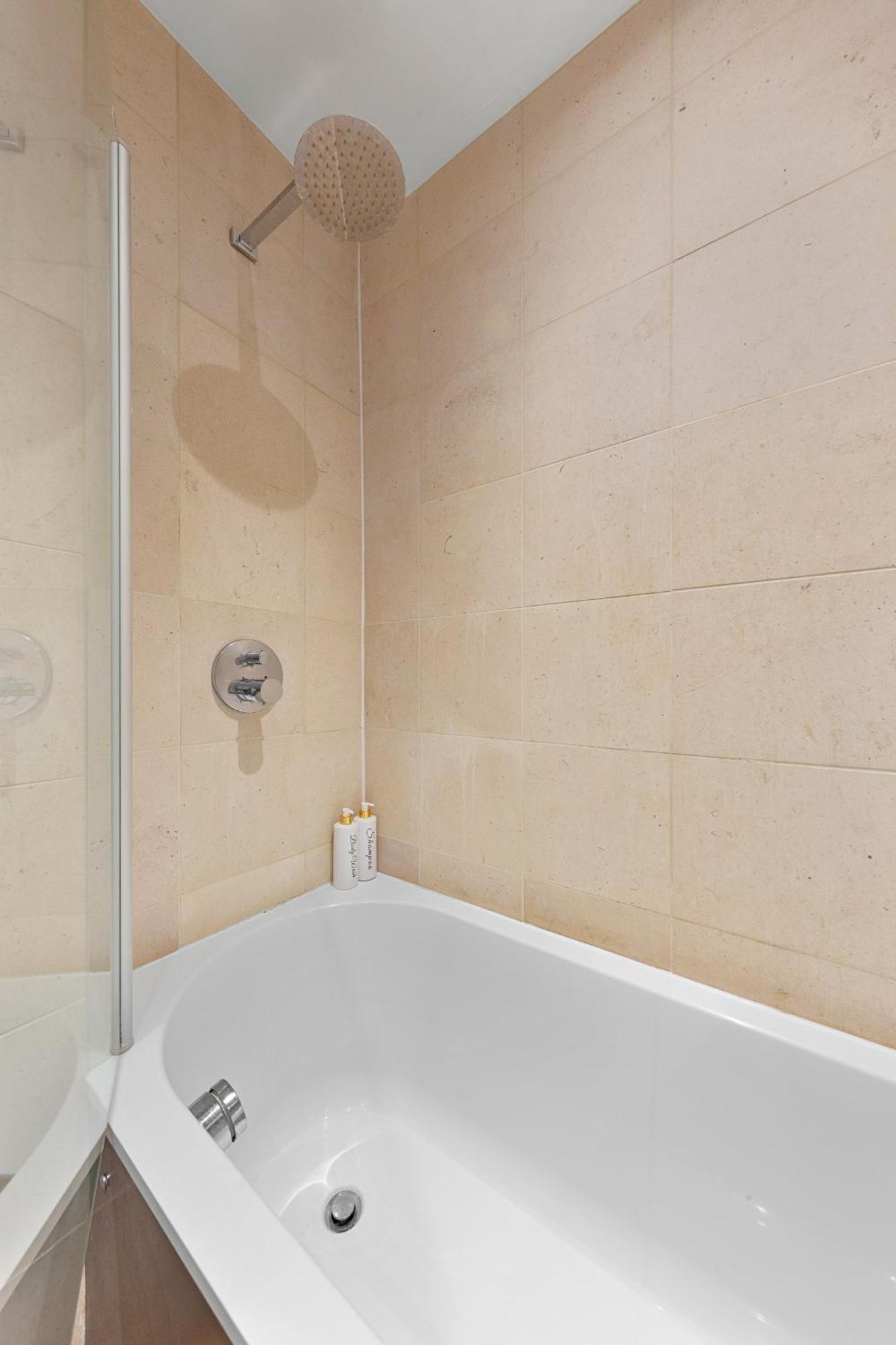ロンドンDesigner Victorian Flat With Huge Terraceアパートメント エクステリア 写真